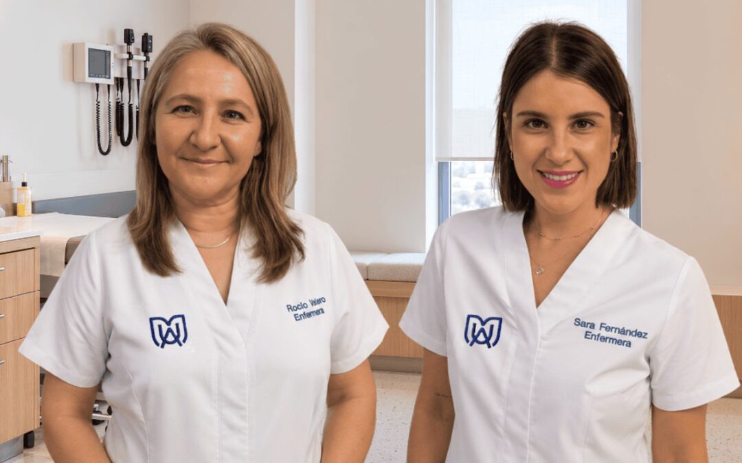 Dos enfermeras de Unidad Médica Angloamericana en la consulta de enfermería